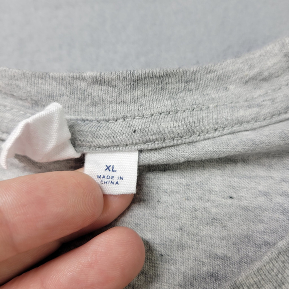 Gap x Peanuts Snoopy T-Shirt Gray Graphic Tee XL Men's Short Sleeve Puffer - Picture 4 of 9